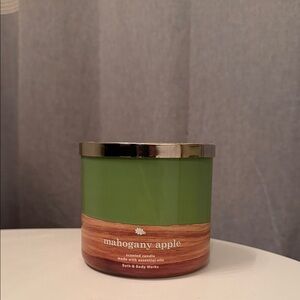 Bath & Body Works Green Mahogany Apple Candle